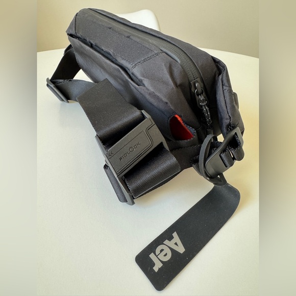 Aer City Sling 2 X-Pac in Black - Picture 6 of 15